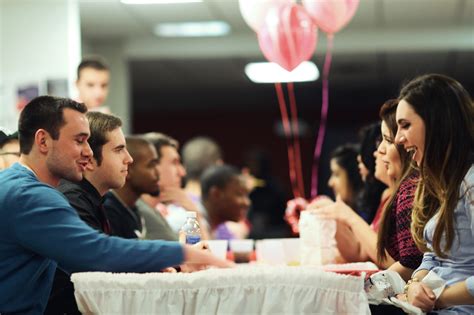 arranging a speed dating event